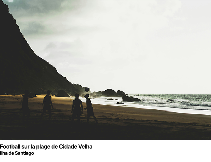 Football sur la plage de Cidade Velha Santiago